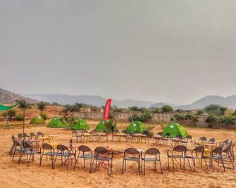 Camping In Desert With Camel Safari - Ajmer - Banquet hall