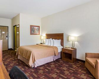 Econo Lodge - Luverne - Bedroom