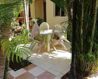 Sermaho Residence - Adults Only - Serrekunda - Binnenhof