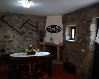 Historic House for Housing Tourism - Celorico da Beira - Dining room