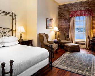 River Street Inn - סאוואנה - חדר שינה
