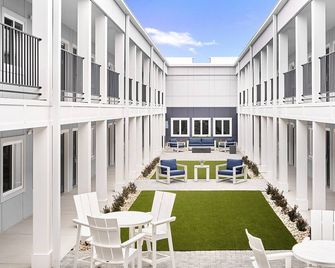 Stayapt Suites Dothan - Dothan - Patio