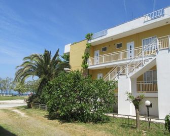 Karagiannis House - Keramoti - Edificio