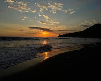 Hotel El Viajero - El Sunzal - Playa