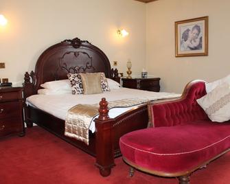 Longview Hotel - Knutsford - Bedroom
