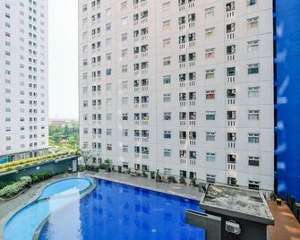 Comfy 2Br At Green Pramuka City Apartment - Yakarta - Edificio