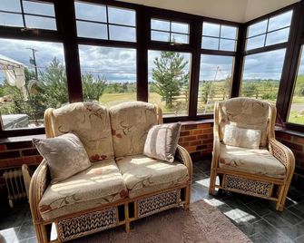 Starshinezzz - Large Farmhouse County Durham - Trimdon