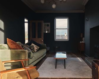 Cosy & characterful, yet contemporary home in rural village setting - Kilfenora - Sala de estar