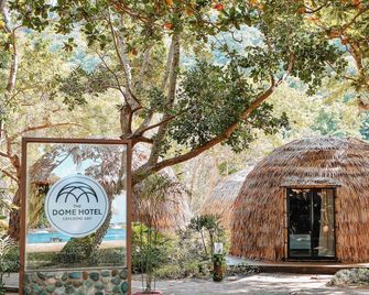 The Dome Hotel - Caylabne Bay - Ternate - Vista del exterior