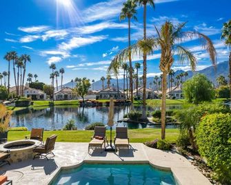 Casa Del Rio Luxe 3BR w Pool Spa Lake Views - La Quinta - Piscine