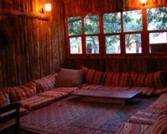 Bayrams Tree Houses - Cirali - Huiskamer