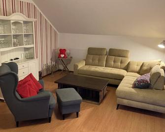 2 BR beautyful vacation home / Ferienhaus Brunsberg - Buchholz in der Nordheide - Wohnzimmer
