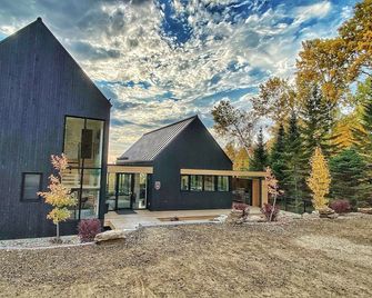 Le Saint-Laurent - Résidences Boutique - Petite-Rivière - Building