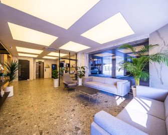 Yes Hotel - Gumi - Lobby