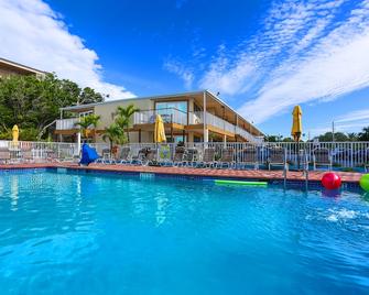 Plaza Beach Hotel - Beachfront Resort - Saint Pete Beach - Pool
