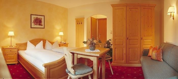 Pension Almrausch - نيوستيفت ام ستوبايتال - غرفة نوم