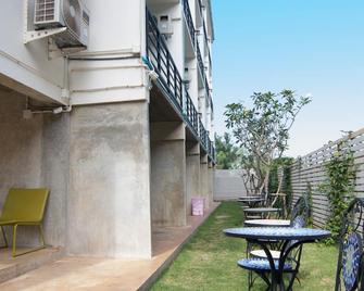 Sunee Boutique Hotel - Uttaradit - Patio