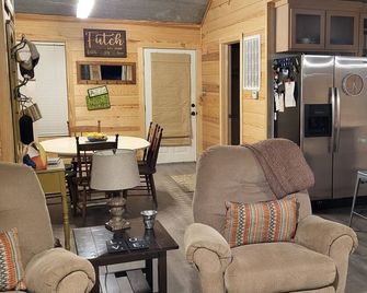Still Waters - Farmerville - Living room