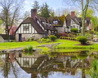 Hillbrook Inn & Spa - Charles Town
