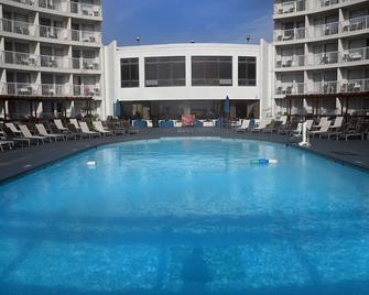 Spark by Hilton Virginia Beach Oceanfront - וירג'יניה ביץ' - בריכה