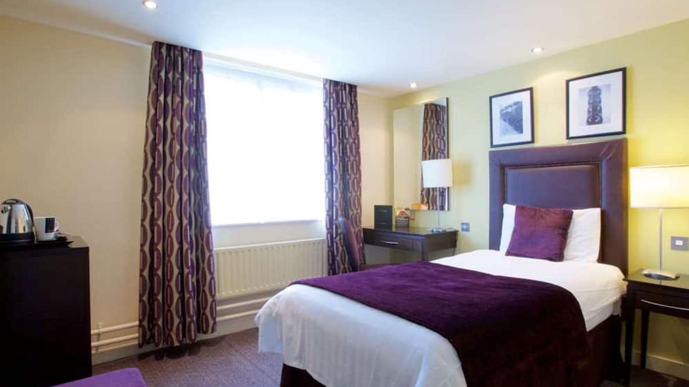 Manchester Airport Stanley Hotel by Belvilla