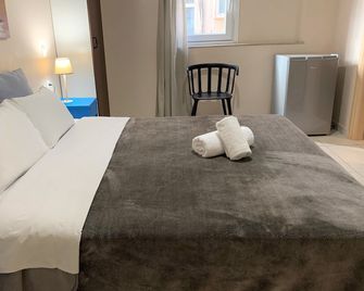 Achillion Hotel Piraeus - Piræus - Soveværelse