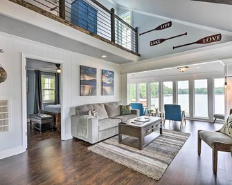 Waterfront Gem on Lake Sinclair with Boat Dock! - Eatonton - Sala de estar