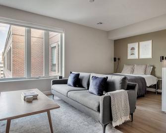 Premium Kendall Square Studio w/ Gym & Rooftop, nr MIT, by Blueground - Cambridge