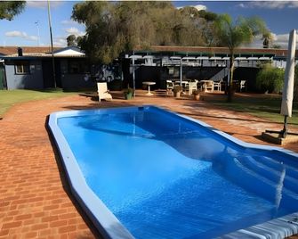 Kalgoorlie Overland Motel - Kalgoorlie - Pool