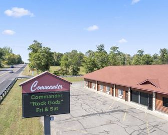 Commander Motel - Breezy Point - Building