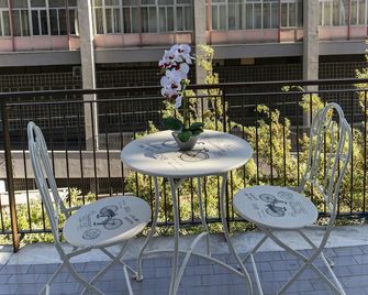 B&B Maremy - 4 Elementi - Naples - Balcony