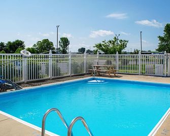 Motel 6-Seymour, in - North - Seymour - Piscina