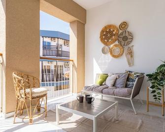 Sunstone- Cozy Studio in Larnaca Terrace - Larnaca - Balcony