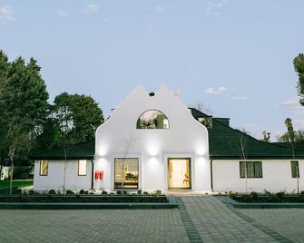 30 on Whites Guesthouse - Bloemfontein - Bina