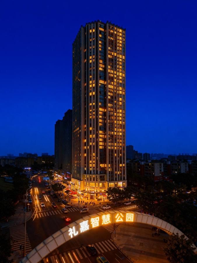 Wuyu Hotel, Smart Park & Happy Valley Jinshansi Metro thumbnail 2