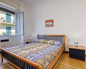 Amazing Apartment In Rapallo With Wifi - Rapallo - Bedroom