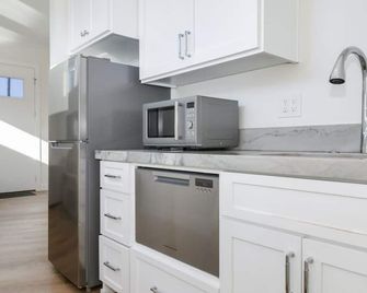 Luxury Pool Haven Scenic Views and Summer Fireworks - سان دييغو - مطبخ