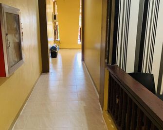 Vicente Aguirre Rooms - בורקאי - מסדרון