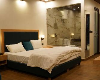 Oak Mounts - Mukteshwar - Bedroom