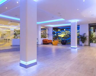 Guya Wave Hotel - Cala Ratjada - Lobby