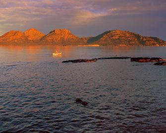 Edge of the Bay - Coles Bay
