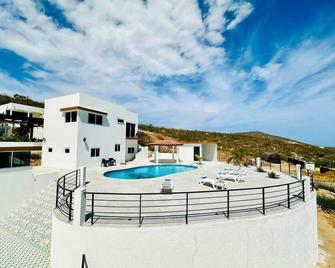 Casa Linda Hillside Buenavista - Buenavista - Piscina