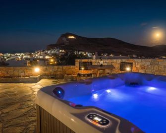 Maris Private Residence - Folegandros - Pool