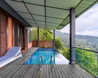 Spice Tree Munnar - Chinnakanal - Pool