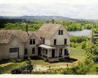NH Farm House on Lake Winnisquam! Book now for boat slip access!! - Tilton - Building