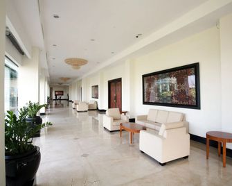Sintesa Peninsula Hotel - Manado - Lobby