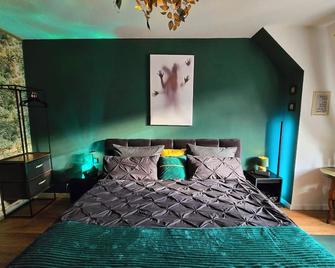 Fifty Shades of Green P18 Apartment - Dresden - Schlafzimmer