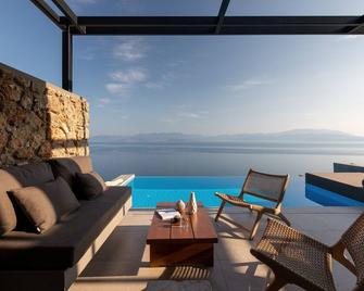 Le Grand Bleu Resort - Derveni - Living room