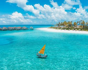 Avani+ Fares Maldives Resort - Fares - Spiaggia