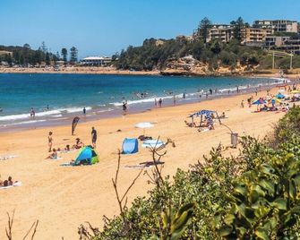 1 Hour from Sydney 500 meters to Terrigal beach, restaurants and night life. - Terrigal - Strand